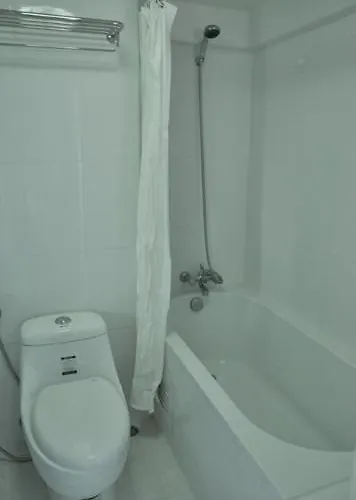 Baan Kaew Mansion Apartahotel 2*