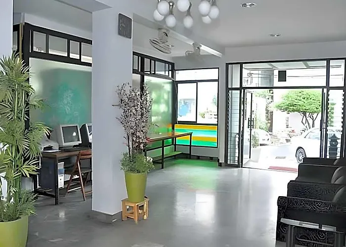 Baan Kaew Mansion Apartahotel 2*